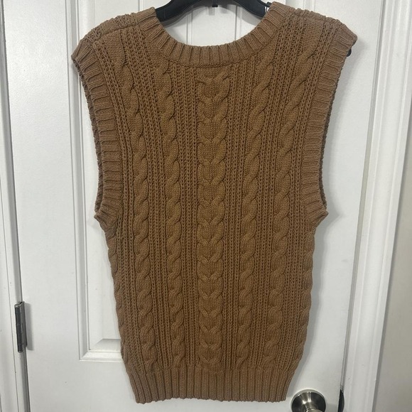 American Eagle light brown long line cable knit sweater vest. M - Picture 4 of 5